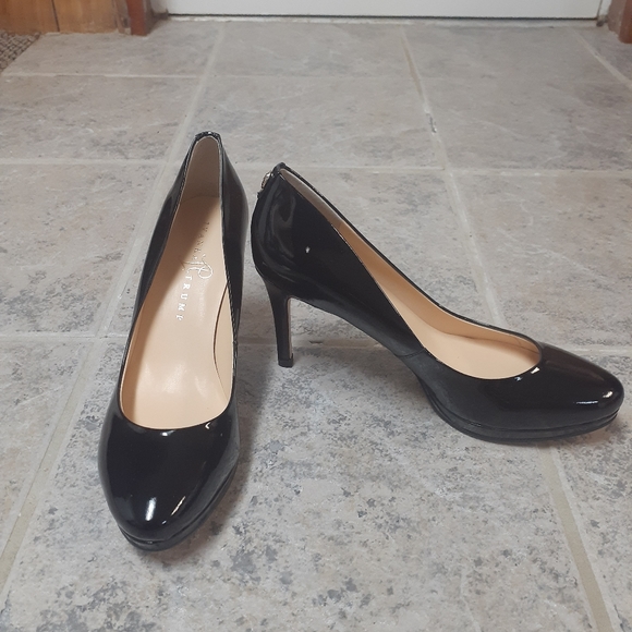 Shoes - Picture 2 of 3